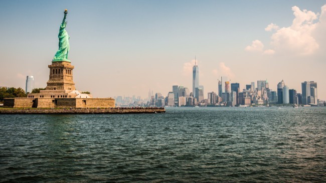 Statue of Liberty and New York skyline - Statues - Architecture ...