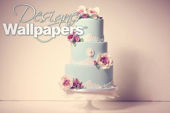 Blue wedding cake with roses