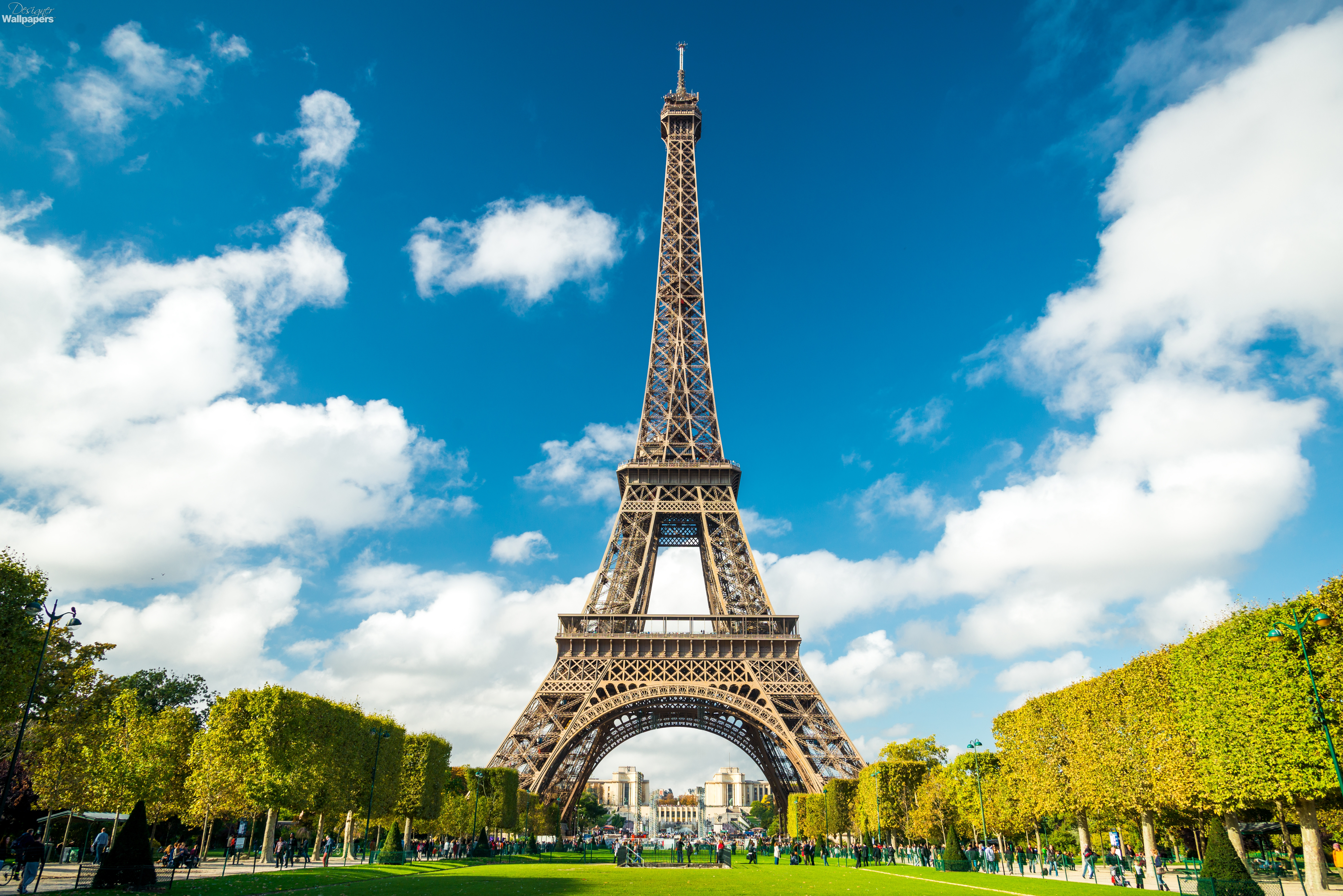 A symbol of paris. Эйфелева башня в Париже. Эйфель башня Tour Eiffel. Ейфелева Вежа Париж. Эйфелева башня в Париже фото.