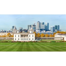 Greenwich park and Canary Wharf in London